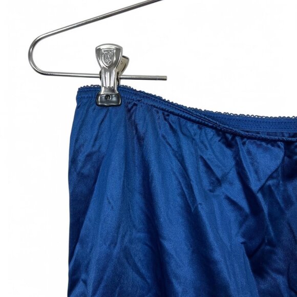 Camelot Slip Skirt Vintage Made‎ In USA Deep Blue Lace Trim And Slit Size M - Picture 4 of 6